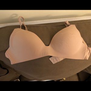 Victoria’s Secret nude bra 34B